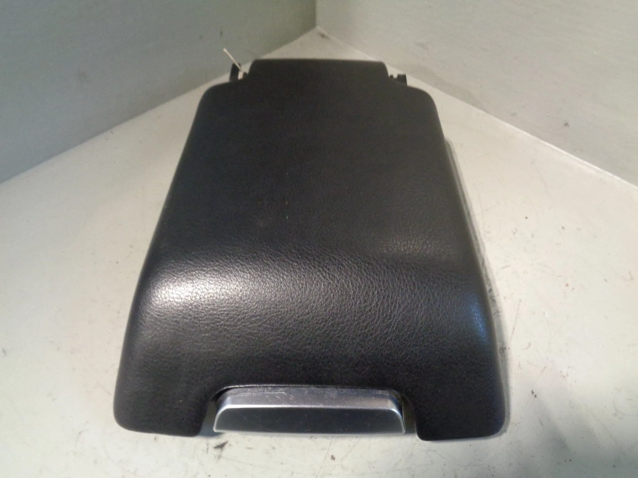 Centre Console Arm Rest Lid Black Range Rover Sport Discovery 3 Grain Leather