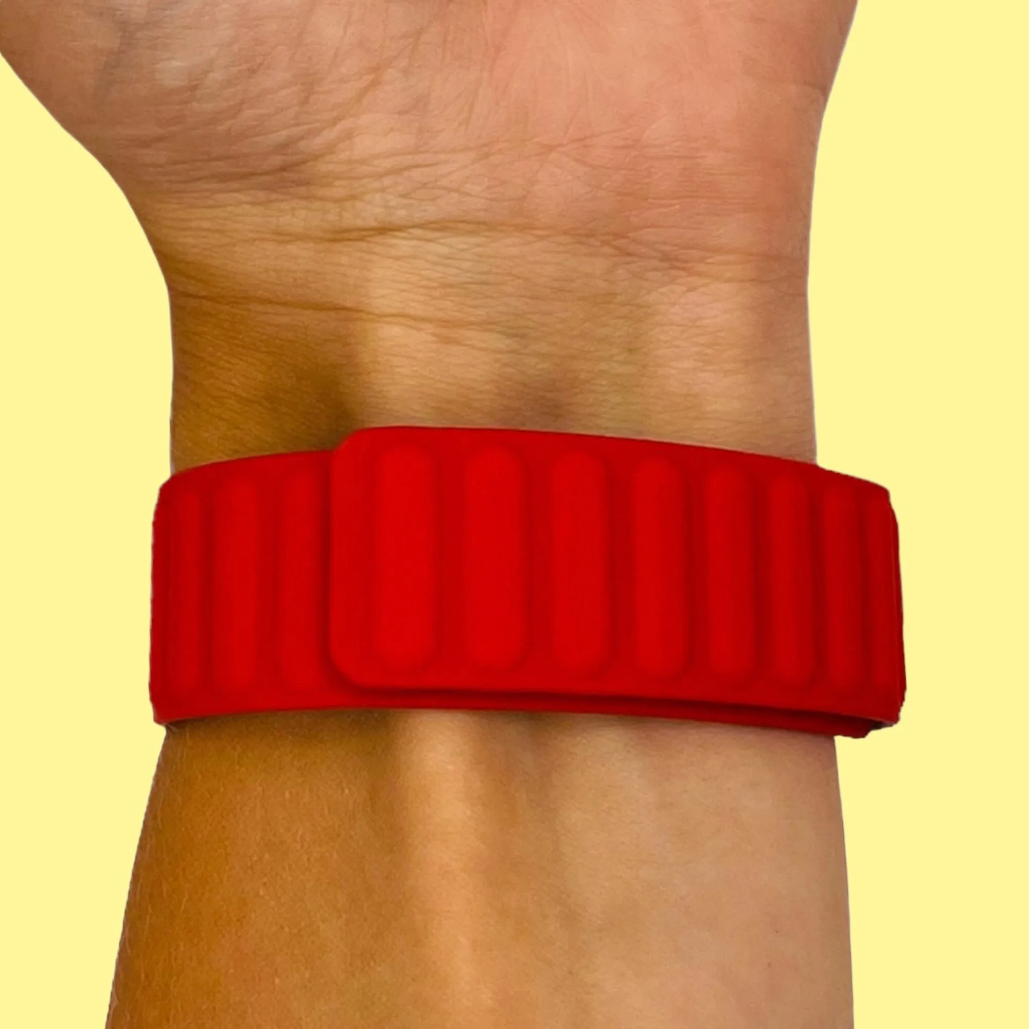 Magnetic Silicone Watch Straps Compatible with the Fitbit Charge 4