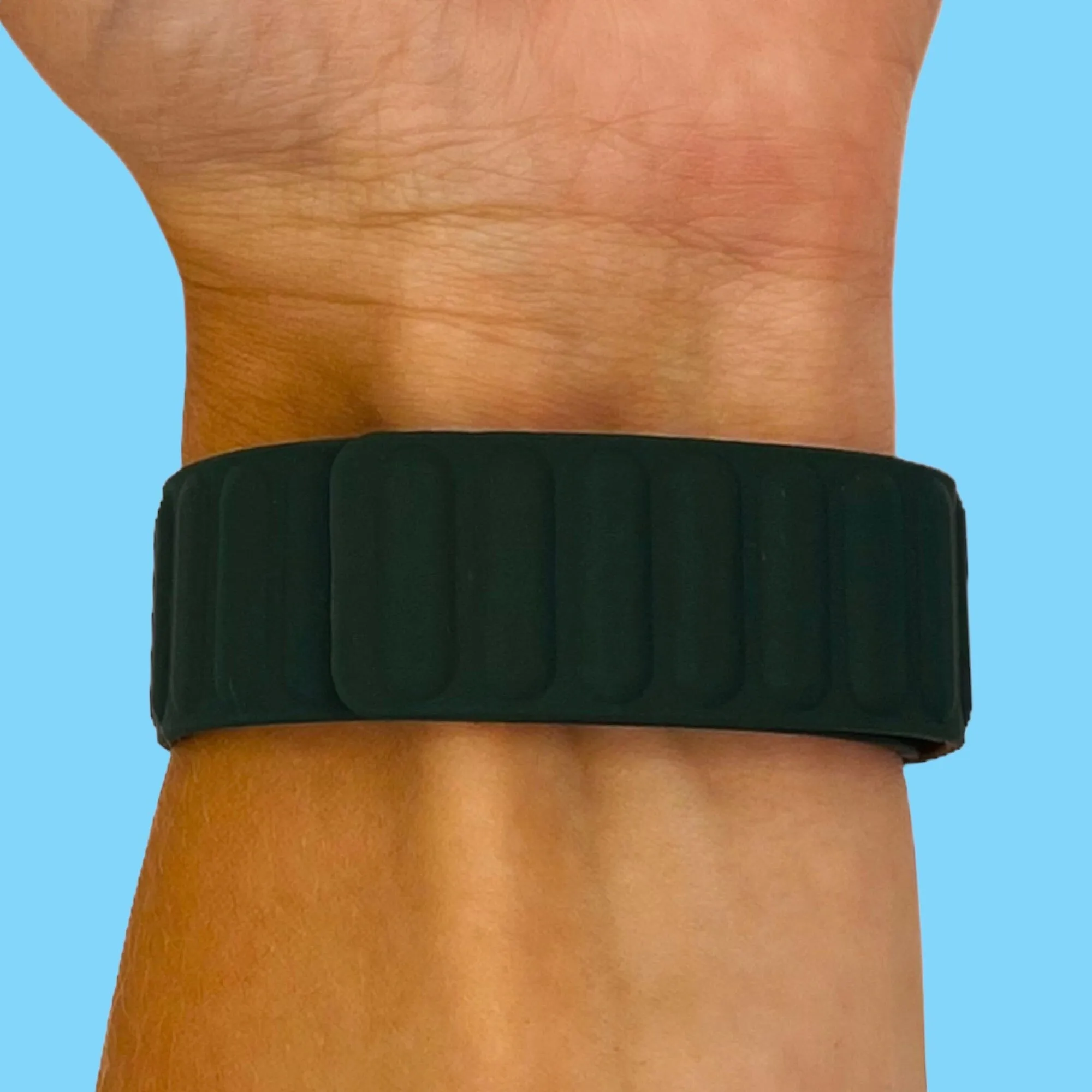 Magnetic Silicone Watch Straps Compatible with the Fitbit Charge 4