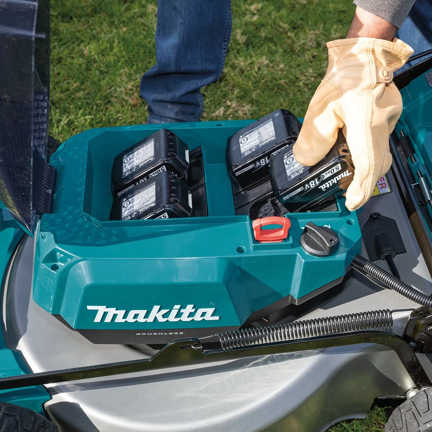 Makita (XML08PT1) 36V (18V X2) LXT® Brushless 21" Self‑Propelled Commercial Lawn Mower Kit w/4 Batteries (5.0Ah)