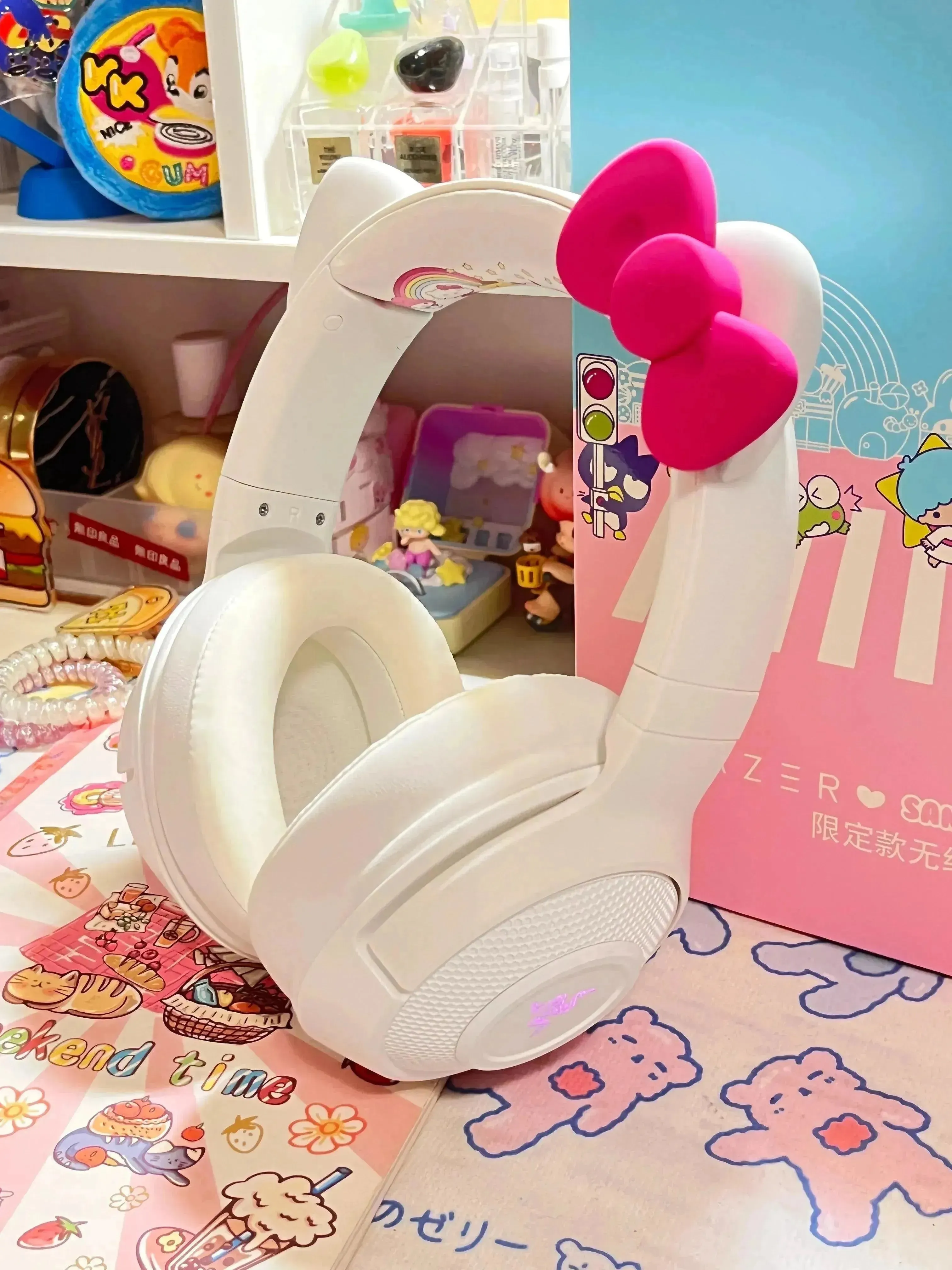 Razer x Sanrio Hello Kitty Limited Edition Wireless Earphones